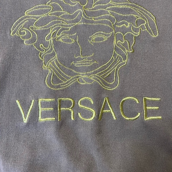 Versace - Picture 3 of 6